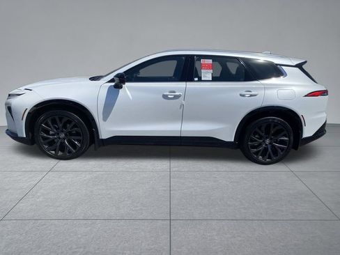 New 2025 Toyota Crown Signia image 4