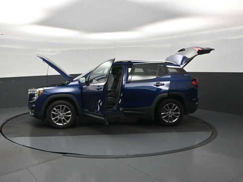 Used 2022 GMC Terrain SLT w/ Tech Package image 29