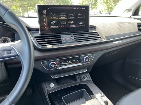 Used 2023 Audi Q5 2.0T Premium Plus w/ Premium Plus Package AWD/4WD image 31