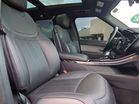 Used 2024 Land Rover Range Rover Sport SE image 26