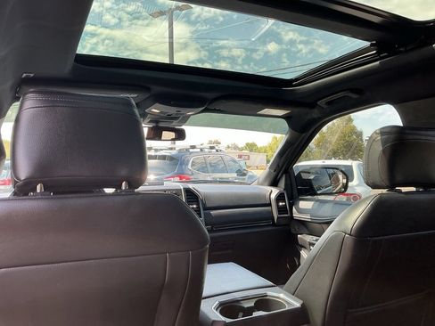 Used 2018 Ford Expedition Limited w/ Equipment Group 302A AWD/4WD image 26