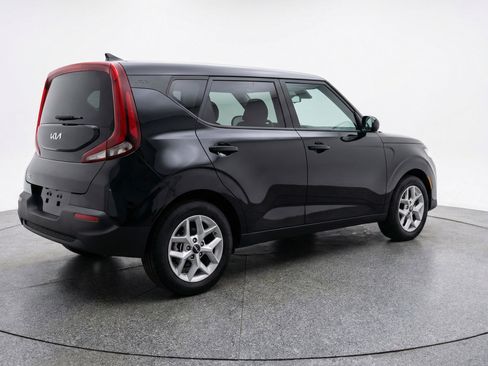Used 2025 Kia Soul LX w/ LX Technology Package image 9