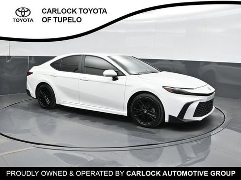 Used 2025 Toyota Camry SE FWD image 6