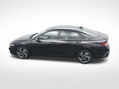 Used 2025 Hyundai Elantra Limited FWD image 36