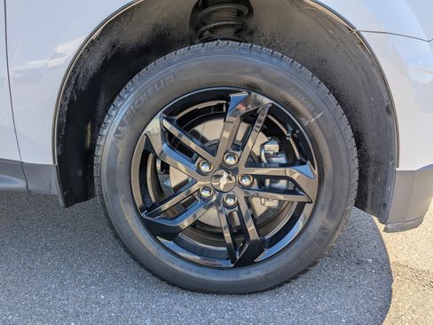 Used 2017 Chevrolet Equinox LT w/ Sport Edition image 10