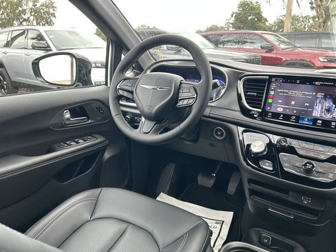 New 2026 Chrysler Pacifica Select w/ S Appearance Package image 60