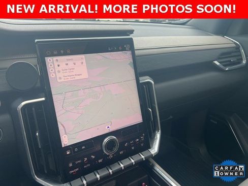 Used 2024 GMC Acadia Elevation w/ Black Edition image 9