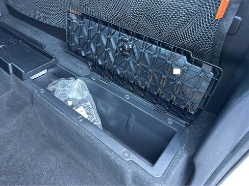 Used 2019 Toyota Tacoma SR image 10