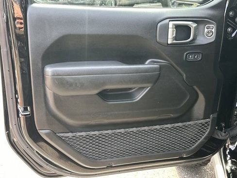 Certified 2025 Jeep Wrangler Unlimited Rubicon 4xe w/ Safety Group image 9