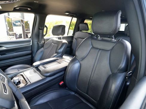 Used 2023 Jeep Wagoneer L Series II image 23