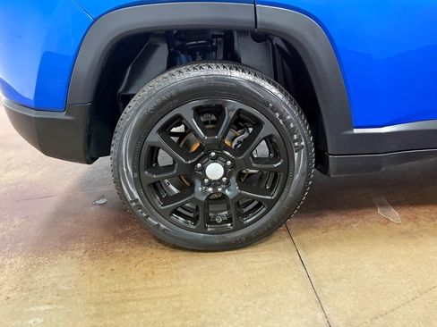 Used 2024 Jeep Compass Latitude AWD/4WD image 89
