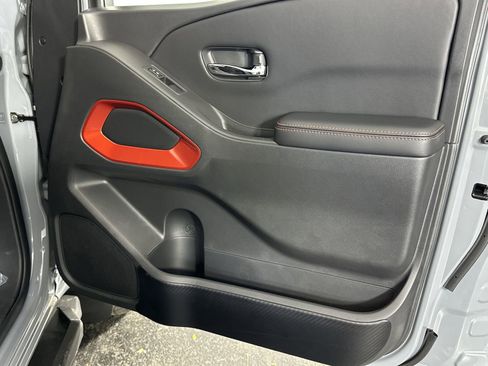 New 2025 Nissan Frontier PRO-4X w/ Interior Protection Package image 31