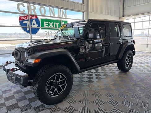 Used 2024 Jeep Wrangler Unlimited Rubicon w/ Technology Group image 3
