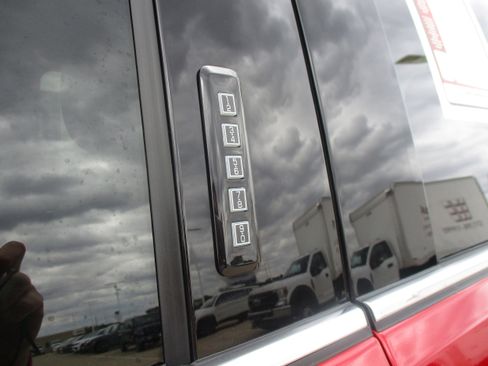 Used 2024 Ford F150 Lariat w/ Bed Utility Package AWD/4WD image 17