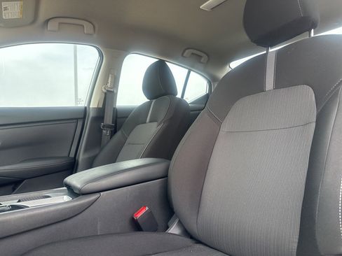 Certified 2025 Nissan Sentra SV image 38