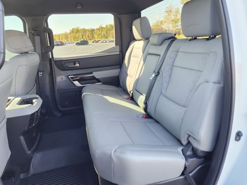 Used 2025 Toyota Tundra Limited image 10