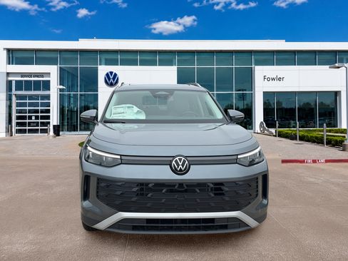New 2026 Volkswagen Tiguan SE AWD/4WD image 2