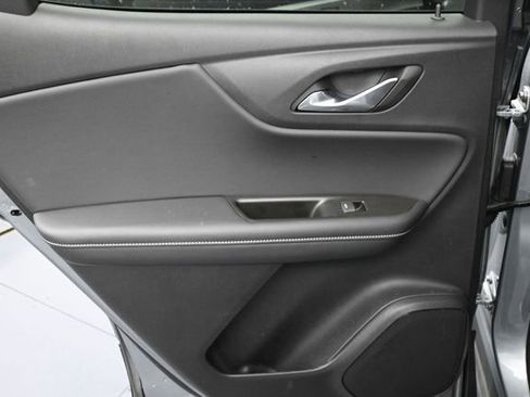 Used 2025 Chevrolet Blazer LT FWD image 23