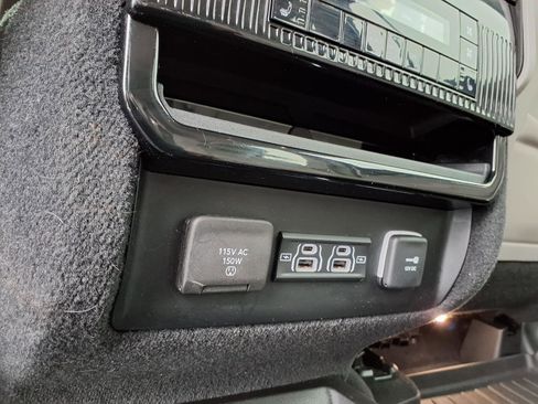 Used 2022 Jeep Wagoneer Series III w/ Convenience Group I AWD/4WD image 26
