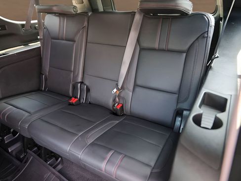 Used 2022 Chevrolet Suburban RST w/ Luxury Package RWD image 27