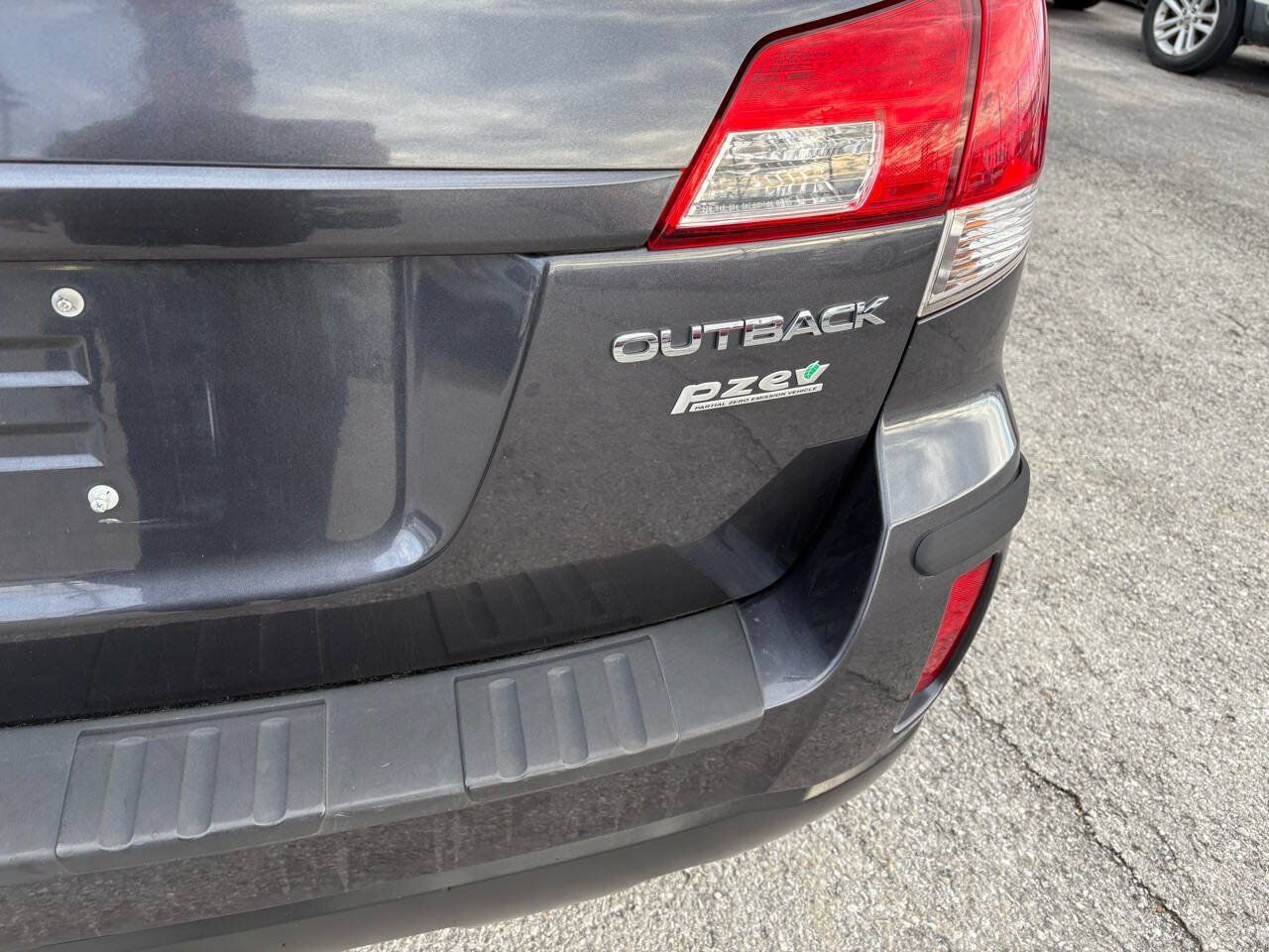 Used 2011 Subaru Outback 2.5i AWD/4WD image 11