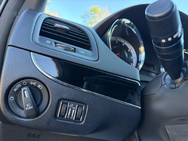 Used 2018 Dodge Grand Caravan SXT w/ Driver Convenience Group FWD image 17