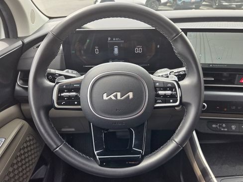 Used 2026 Kia Carnival LXS FWD image 14