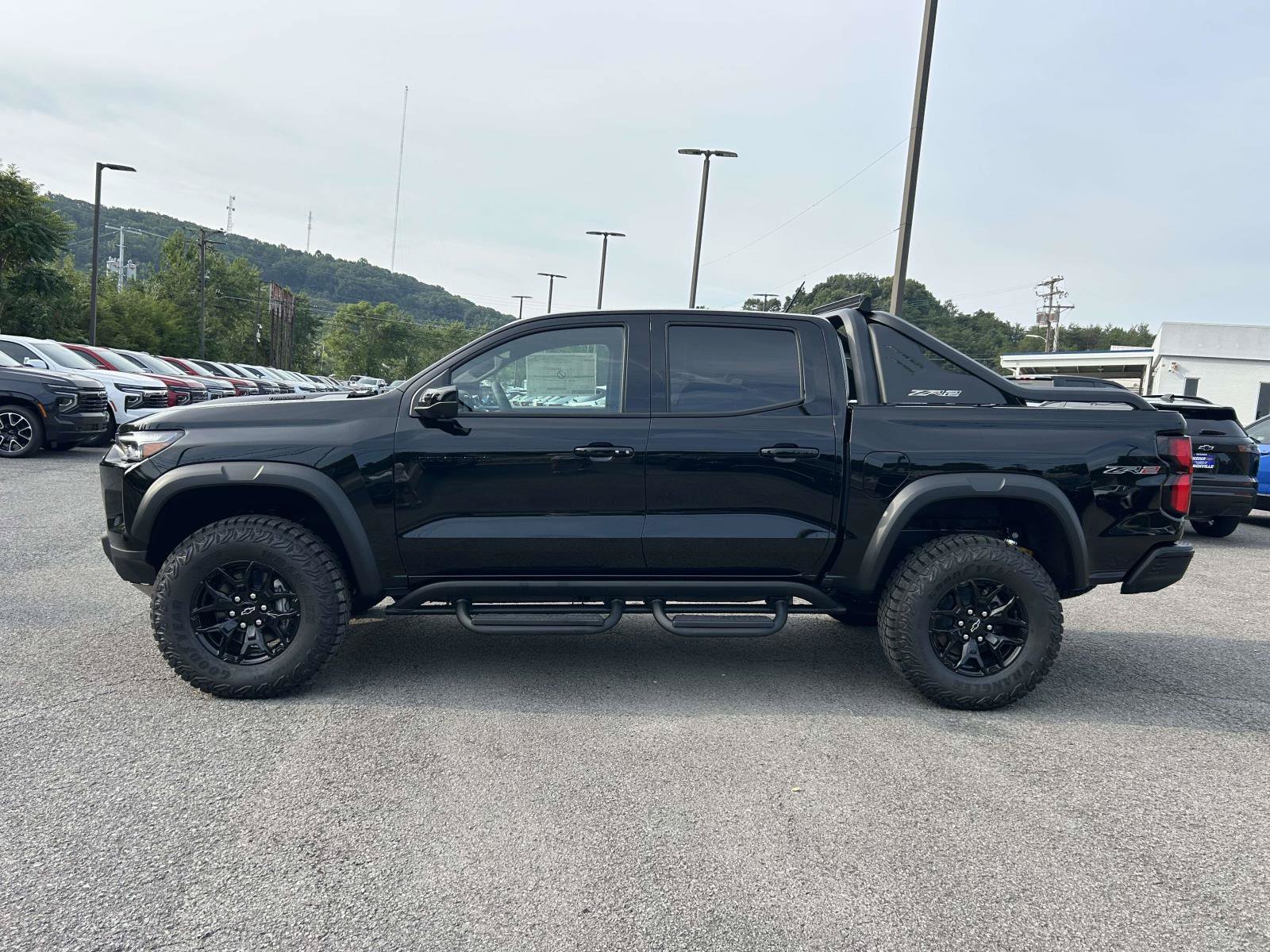 New 2026 Chevrolet Colorado ZR2 w/ Midnight Edition AWD/4WD image 4