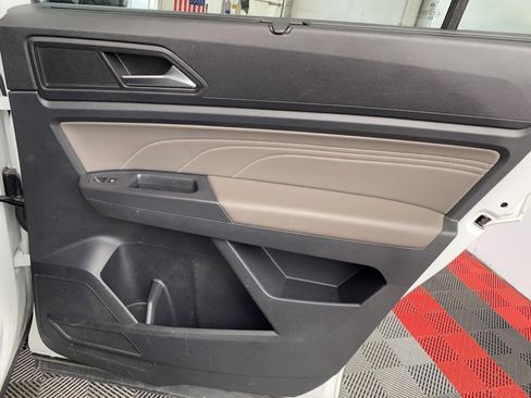 Used 2021 Volkswagen Atlas SE w/ Panoramic Sunroof Package image 9