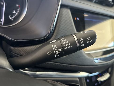 Used 2025 Cadillac XT5 Premium Luxury image 25