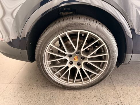 Certified 2021 Porsche Cayenne AWD/4WD image 11