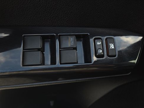 Used 2017 Toyota RAV4 SE image 36