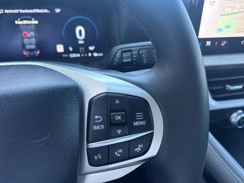 Used 2025 Ford Explorer Active w/ Active Comfort Package image 19