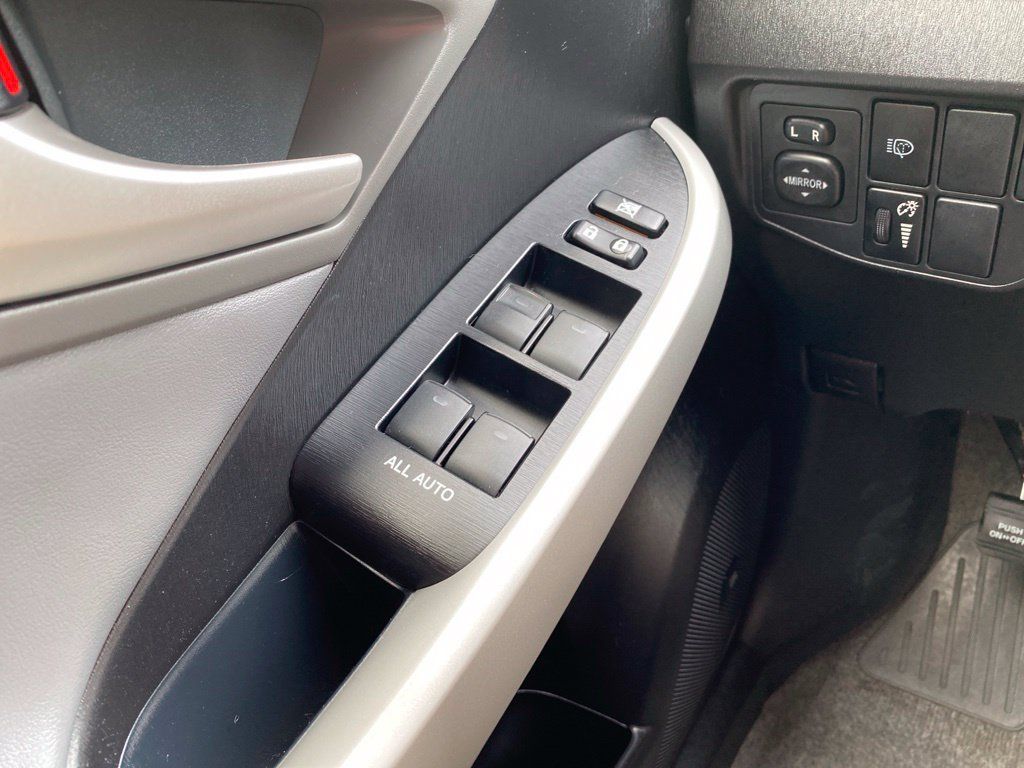 Used 2012 Toyota Prius Five FWD image 27