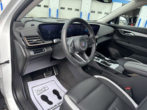 Used 2025 Buick Envision Sport Touring image 20