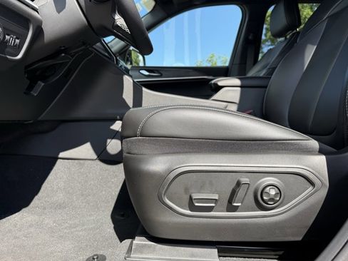 New 2025 Jeep Grand Cherokee Limited w/ Black Appearance Package image 18