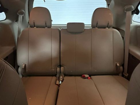 Used 2018 Toyota Sienna XLE w/ XLE Navigation Package image 42