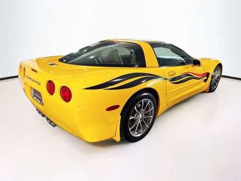 Used 2004 Chevrolet Corvette Coupe w/ Preferred Equipment Group image 5
