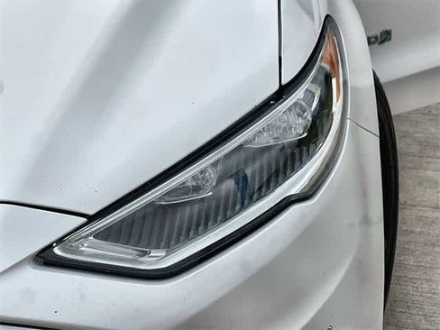 Used 2017 Ford Fusion Platinum image 24