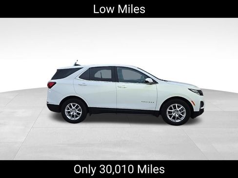 Used 2022 Chevrolet Equinox LT w/ LPO, Floor Liner Package image 2