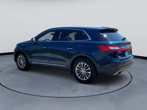 Used 2017 Lincoln MKX Select w/ Select Plus Package FWD image 4