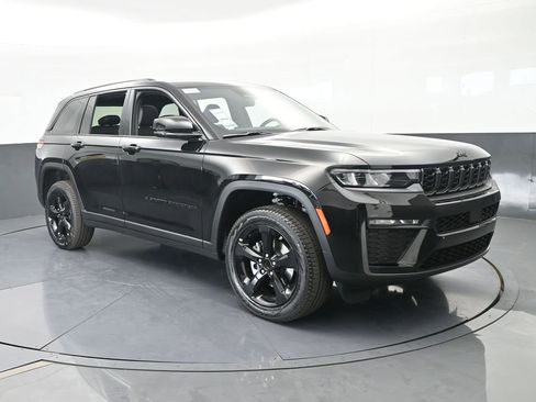 New 2026 Jeep Grand Cherokee Limited w/ Limited Altitude Package RWD image 8