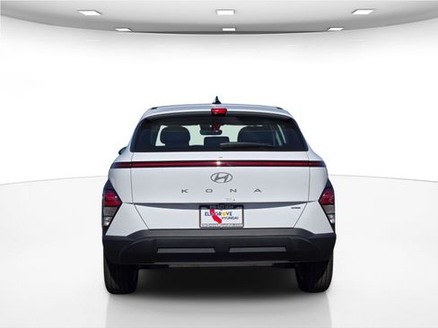 New 2026 Hyundai Kona SE image 7