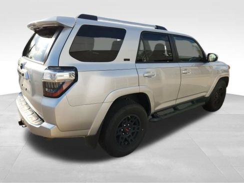 Used 2022 Toyota 4Runner SR5 image 3