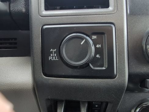 Used 2017 Ford F250 XL w/ Power Equipment Group AWD/4WD image 12