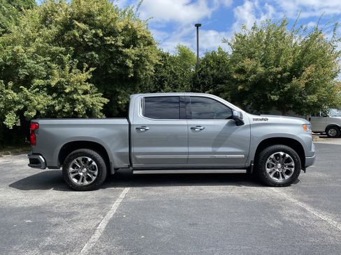 Used 2025 Chevrolet Silverado 1500 High Country w/ Technology Package AWD/4WD image 10