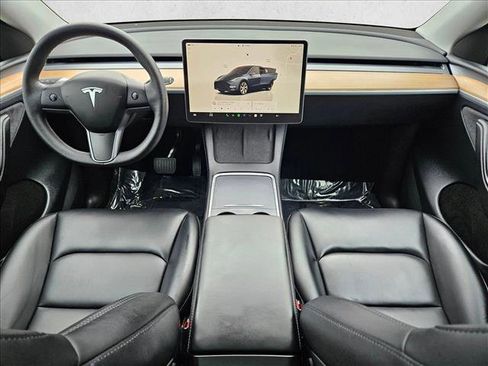 Used 2024 Tesla Model Y Long Range AWD/4WD image 18