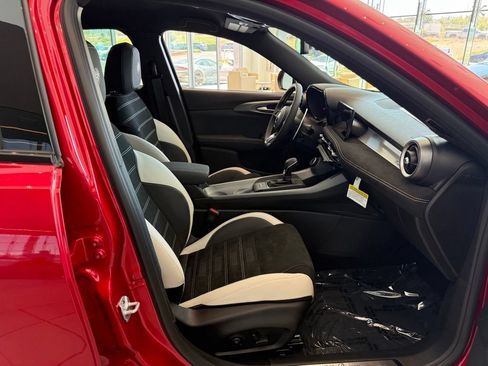 New 2026 Alfa Romeo Tonale w/ Active Assist Package AWD/4WD image 11