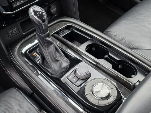 Used 2021 INFINITI QX80 Luxe RWD image 21