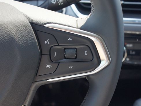 Used 2026 Chevrolet Trax ACTIV w/ Driver Confidence Package FWD image 10
